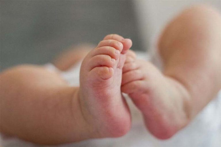 Наталитетот опаѓа, а бебињата се‘ повеќе се раѓаат со царски рез