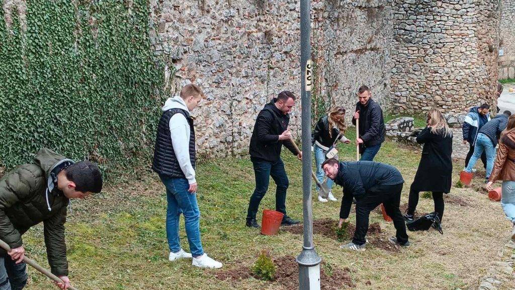 Еко акција: Засадени садници Горна Порта