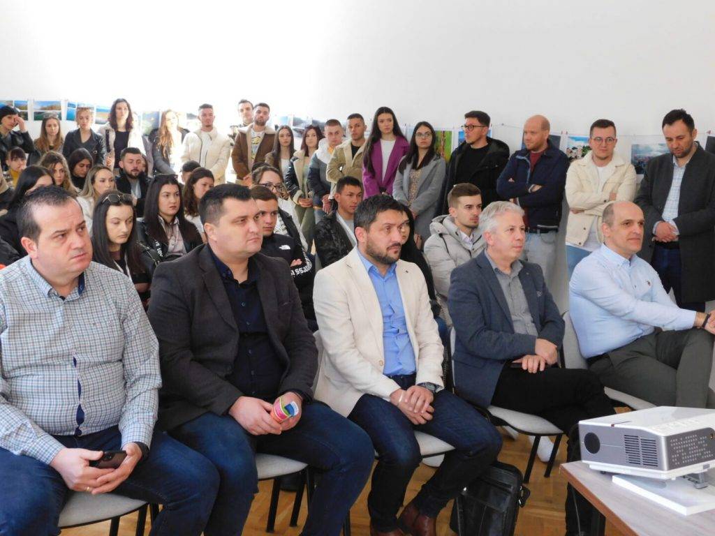 Граѓански активисти во студиска посета на Младинскиот центар Охрид