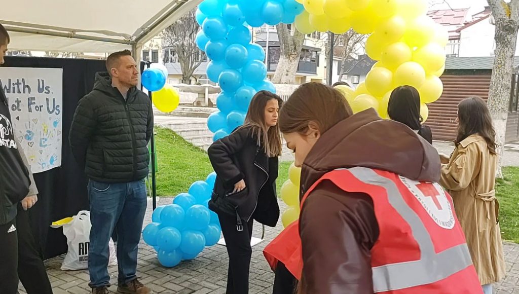 Лицата со Даунов синдром можат да бидат успешни, тоа го докажува Игор Шајноски од Струга