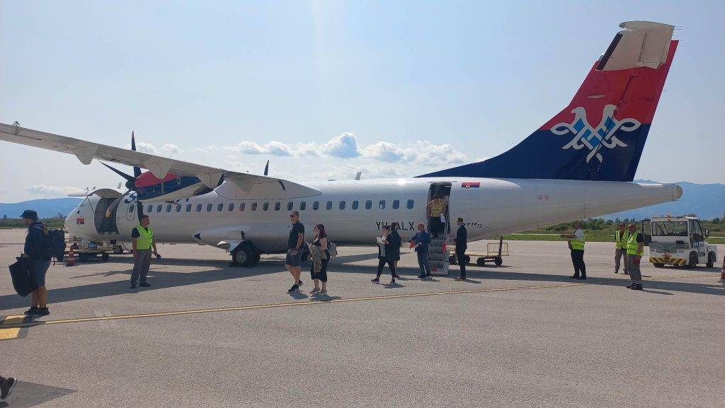 На охридскиот аеродром слета првиот авион од Белград