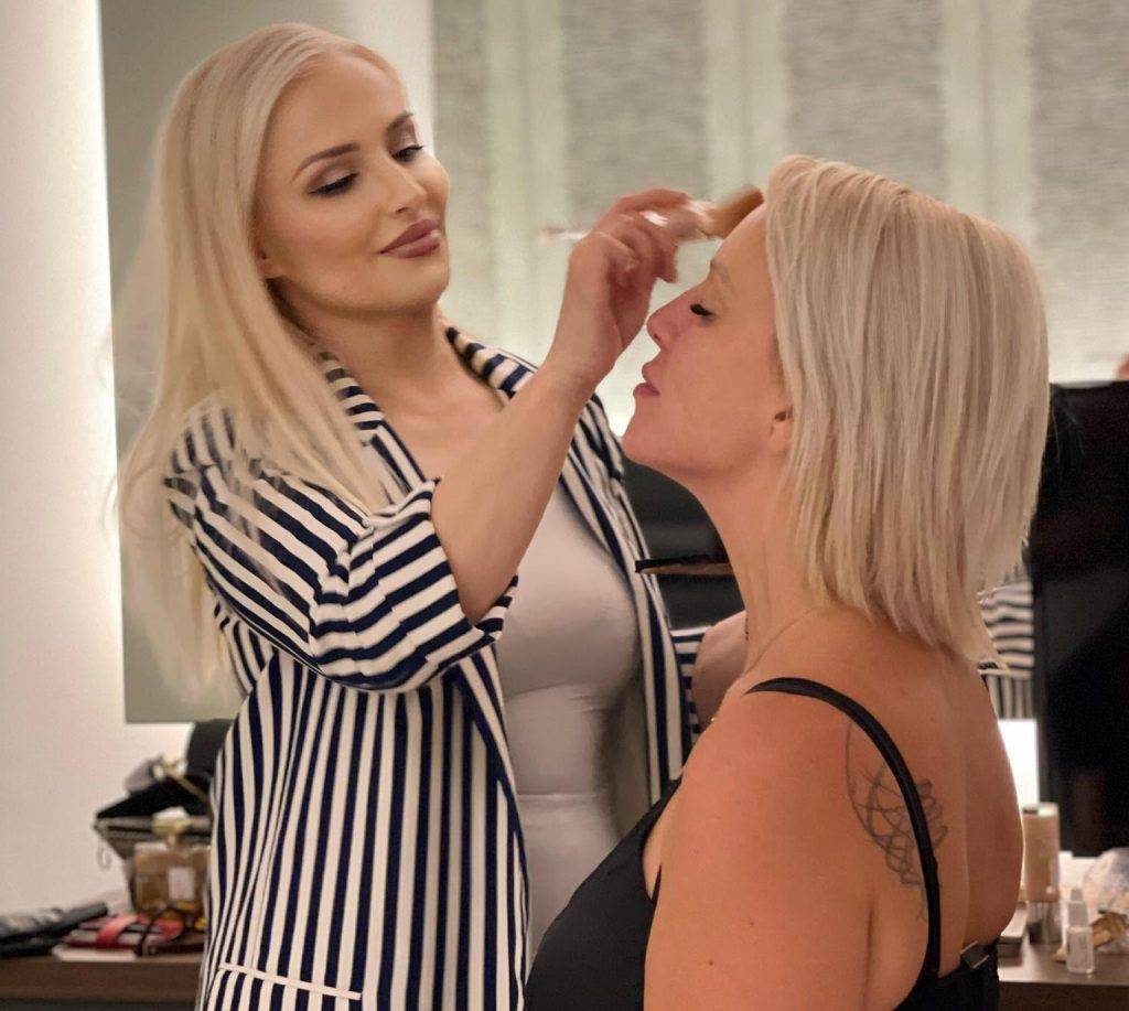 „Makeup by Meri“ ги разубавува естрадните ѕвезди