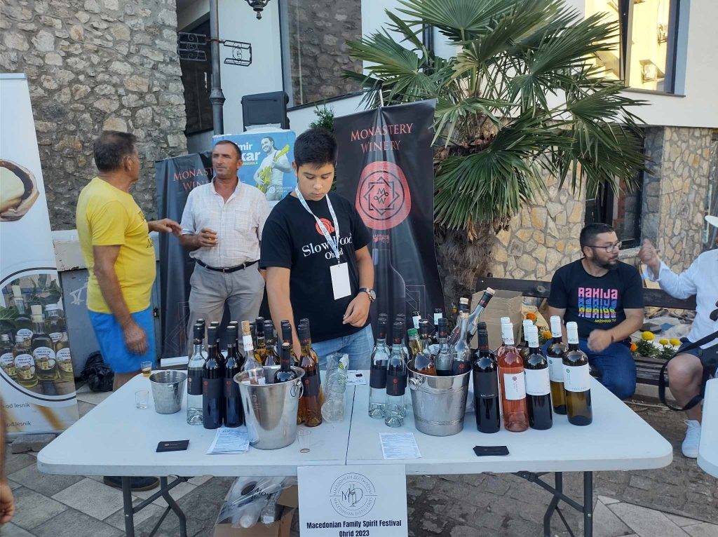 Голем број посетители на првиот Ракија Базар во Охрид