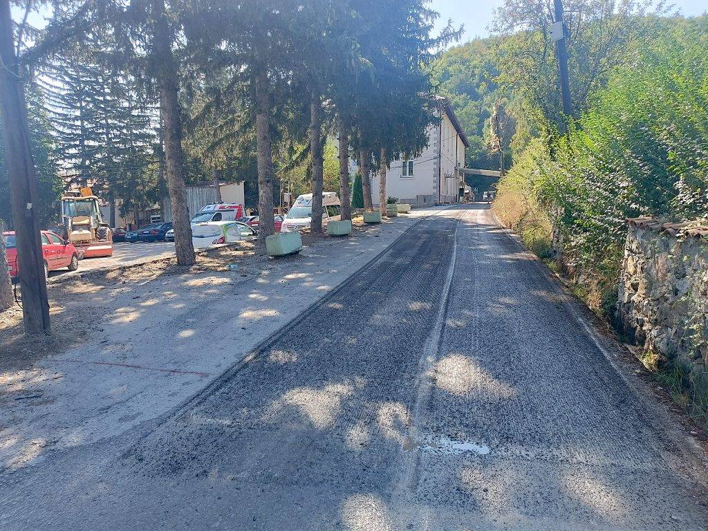 Се подготвува за асфалт , улицата кон Здравствен дом Вевчани