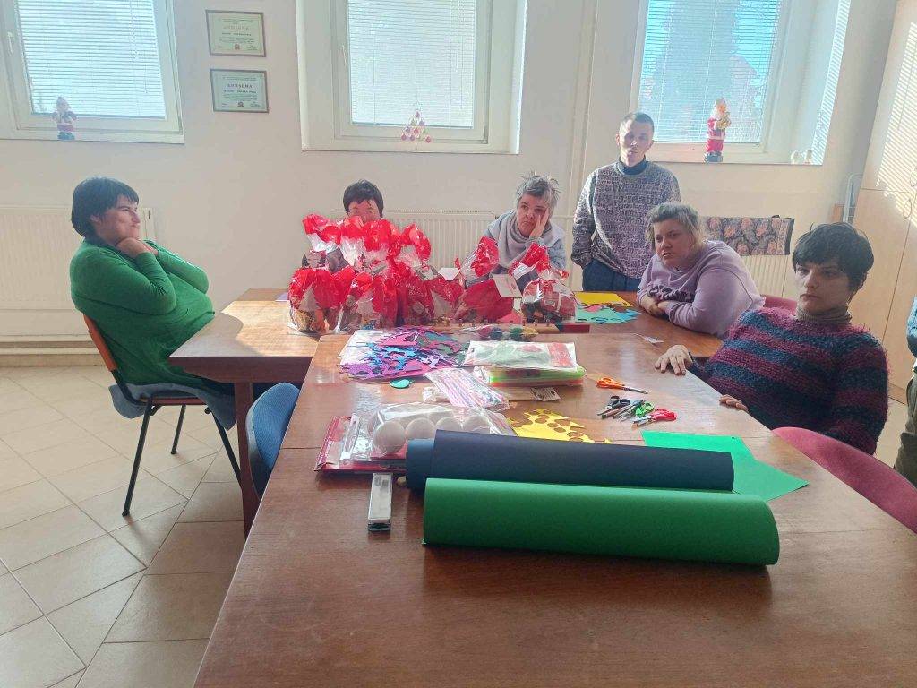 ЈП „Билјанини извори“ ги израдува децата со посебни потреби во Охрид