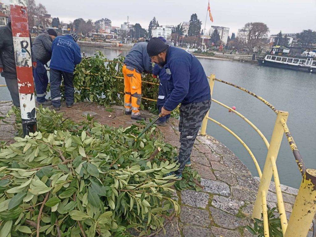 Во пресрет на Водици се чисти пристаништето, се украсува Охрид