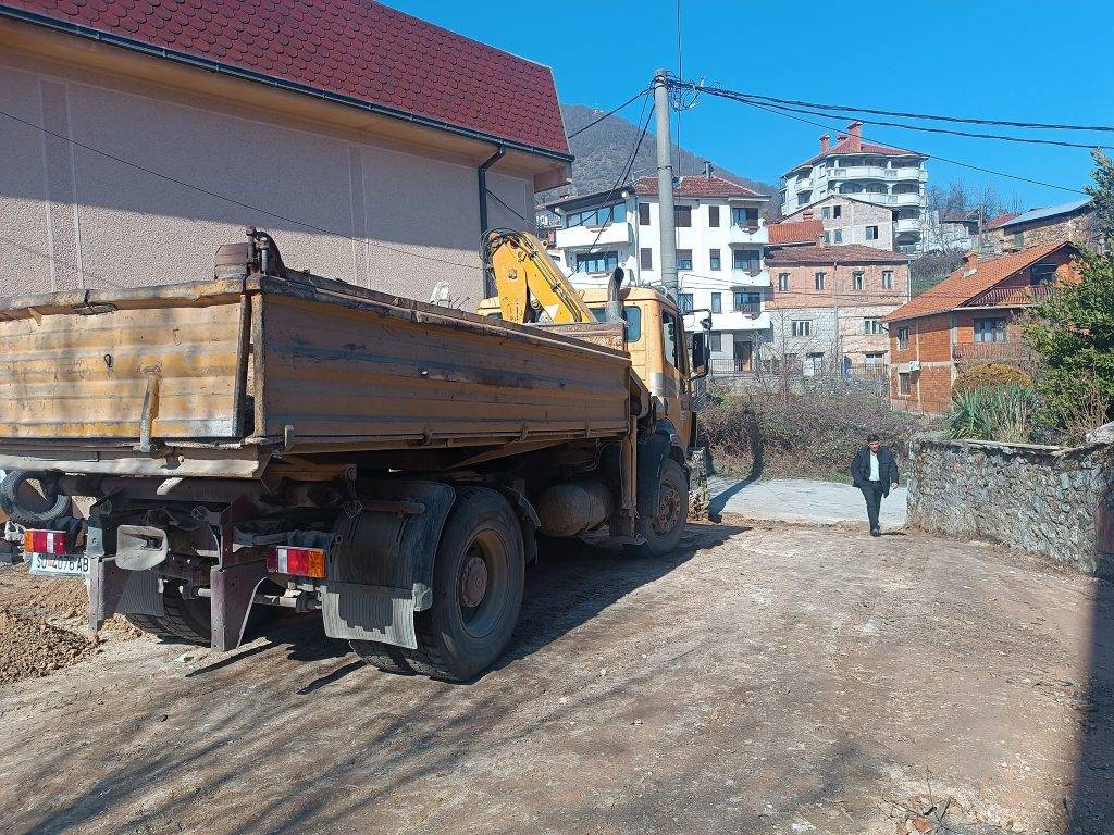 Во Вевчани се уредуваат нови паркинг места