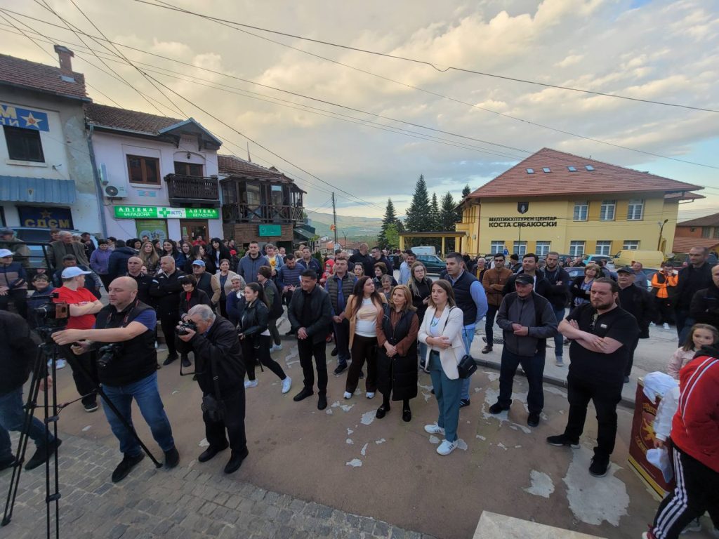 Давкова: Вевчанската република е далеку попристојна држава од македонската