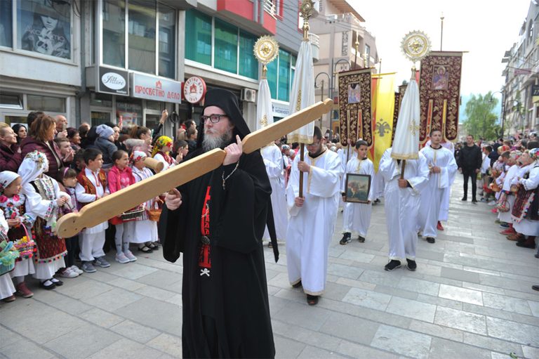 Струга подготвена за Ѓурѓовденската литија