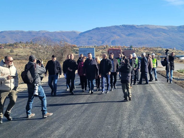 Напредува изградбата на автопатот Охрид Кичево, се работи и дење и ноќе, ќе се асфалтира и во зимски услови