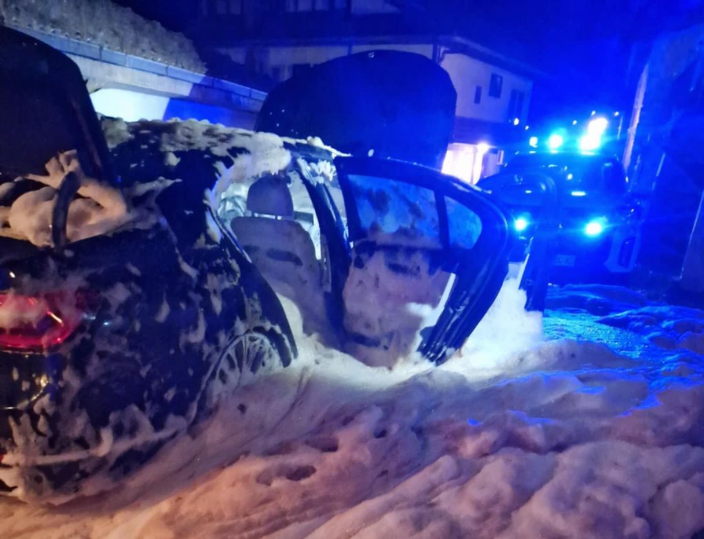 Запалено возило Стар град, апел до граѓаните за совесно паркирање