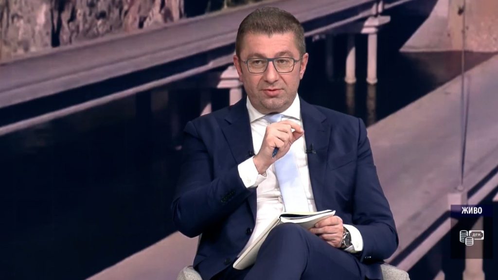 Мицковски: Се градат автопати и експресни патишта