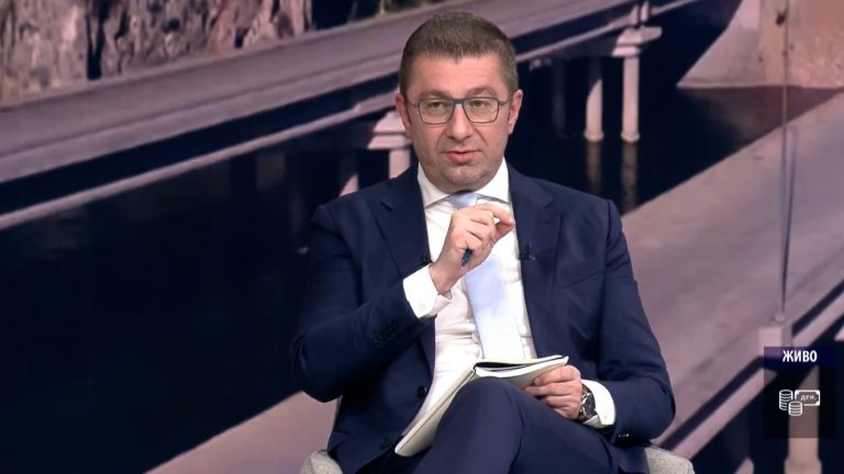 Мицковски: Се градат автопати и експресни патишта