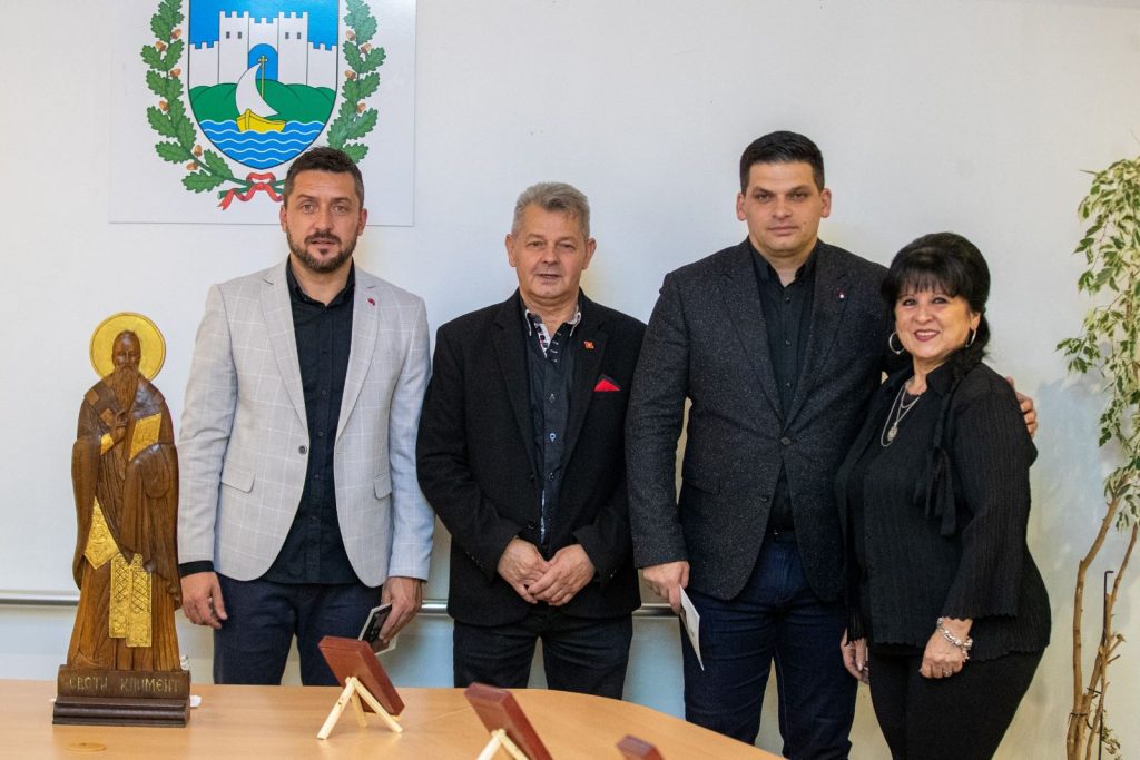 Изложба на микроекспонати на Боро Минта во општина Охрид