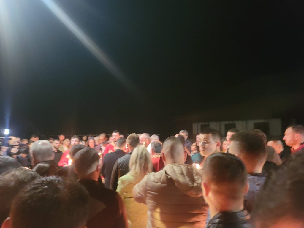 ВИДЕО: Велигден одбележан во Светиклиментовиот храм на Плаошник