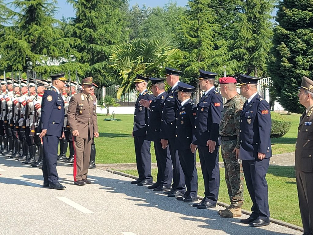Делегација на вооружените сили на Унгарија во посета на Охрид