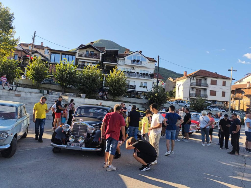 Изложба на олд тајмери во Вевчани