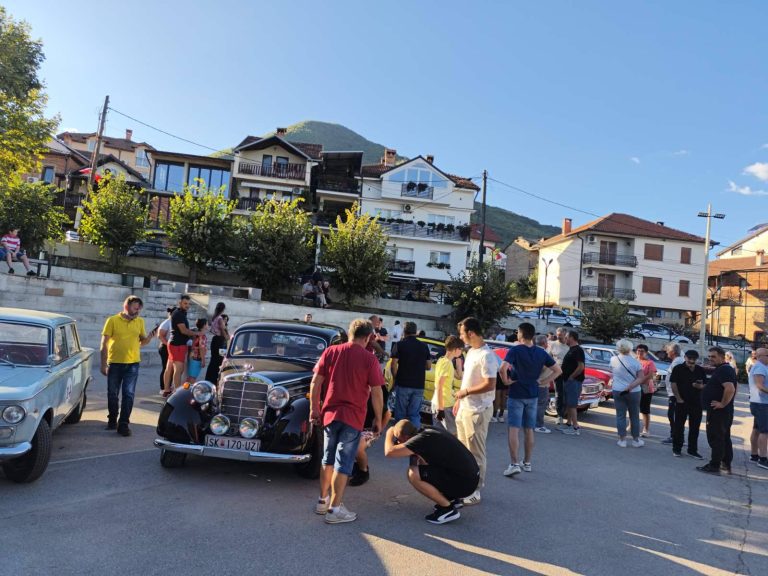 Изложба на олд тајмери во Вевчани