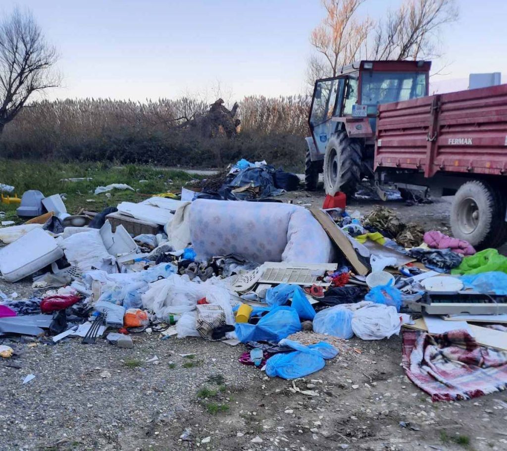 Мапирани диви депонии – екипите на ЈП „Охридски Комуналец“ интервенираа