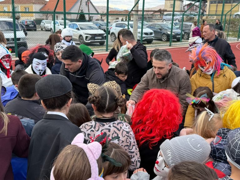 Празнична радост – маскембал за Прочка во Велгошти