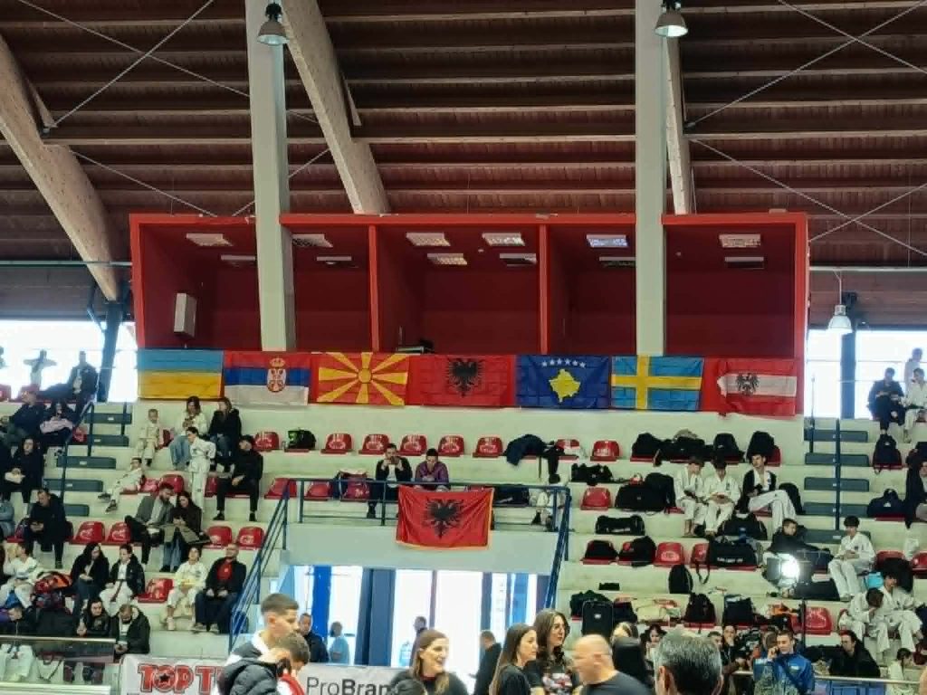 Охридските таеквон-до надежи блеснаа во Тирана – 42 медали за Македонија