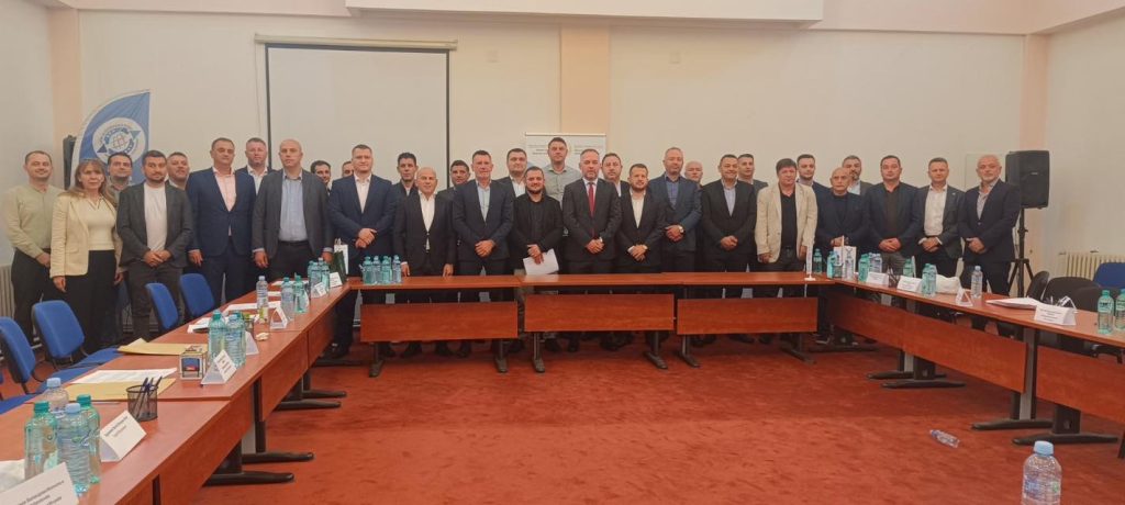 Општина Дебрца набавува нови канти за отпад- инвестиција од 900 илјади денари