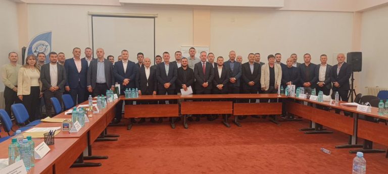 Општина Дебрца набавува нови канти за отпад- инвестиција од 900 илјади денари