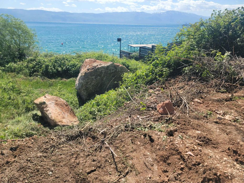 Голем одрон на карпа во Радожда, избегната поголема трагедија