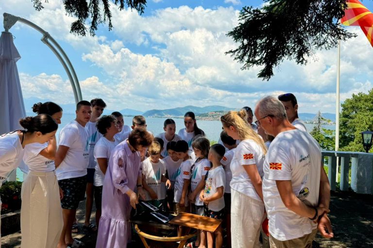Учесниците на кампот „Охридски ветрови“ на прием кај Давкова